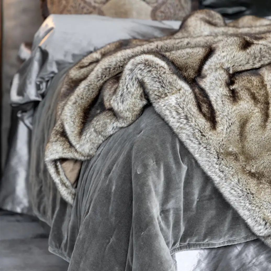 Santana sengeteppe 260 x 260 Washed Taupe Artwood