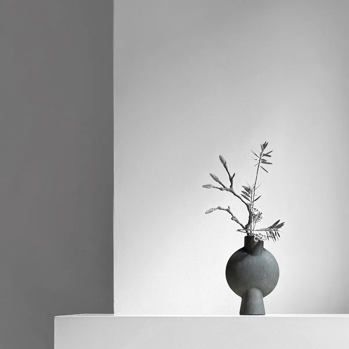 Håndmalt vase Sphere Bubl Mini Dark Grey H19 cm