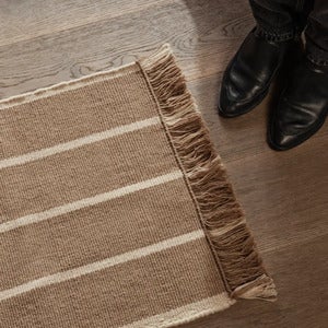 Calm Kelim Teppe 140x200 cm- Dark Sand/Off-white