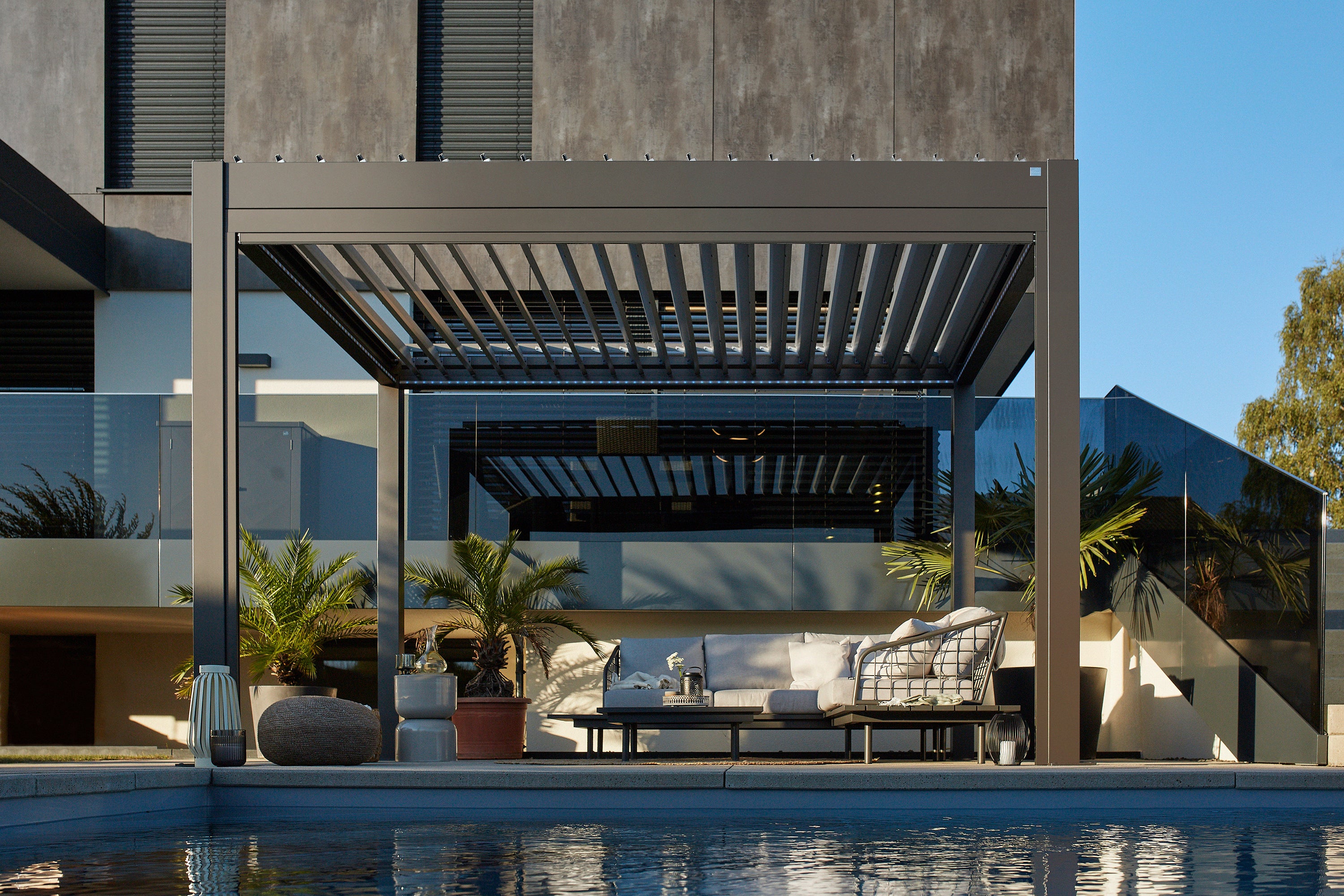 Pergola størrelse 4 x 3 metallic quartz grå