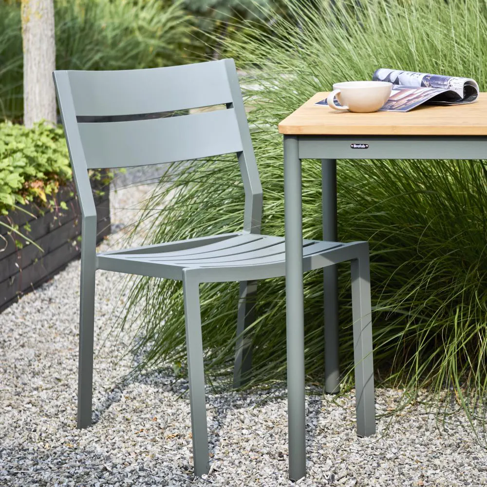 Delia spisestol Nordic Green