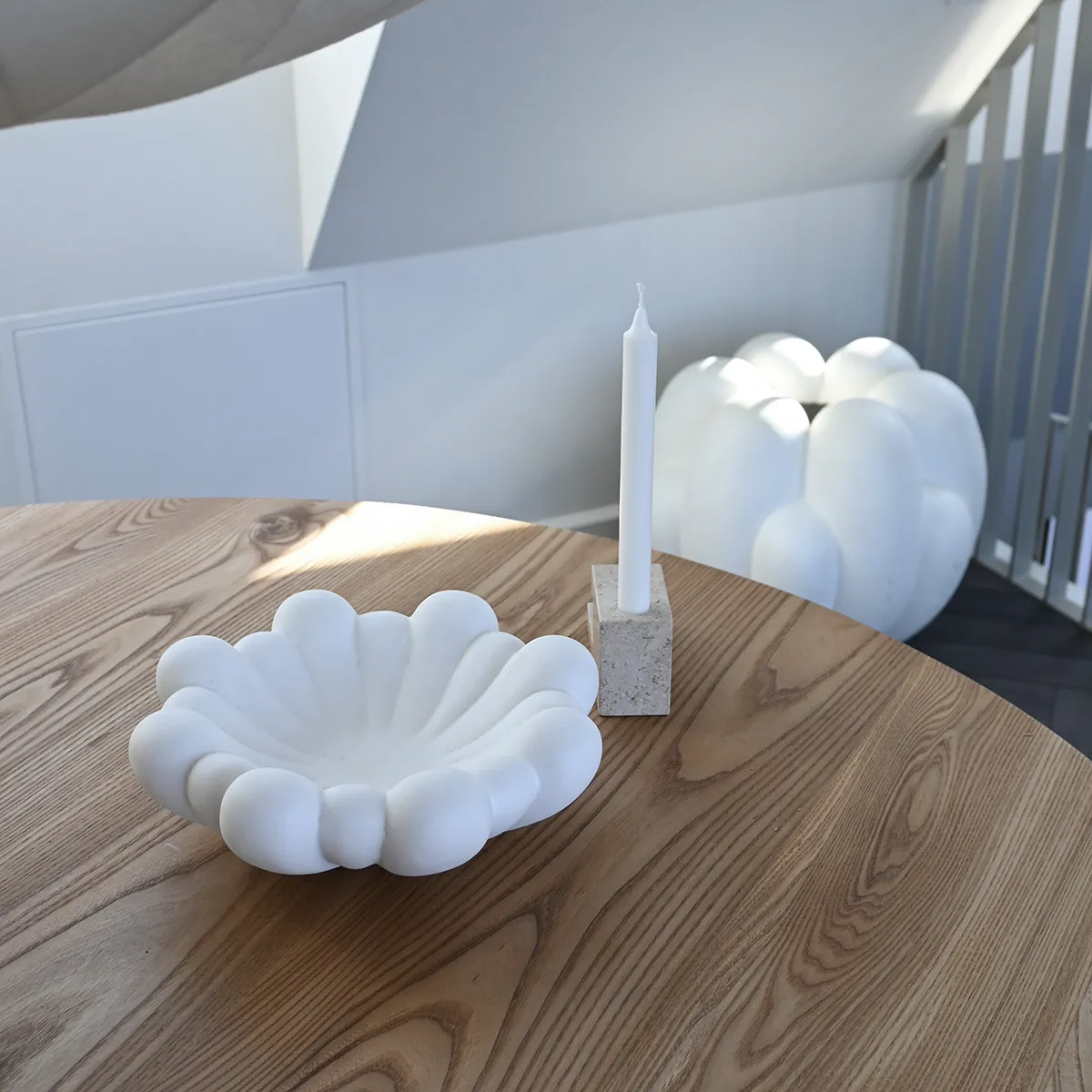 Håndlaget Dekorasjonsskål Bloom Bone White Ø 28,5 cm