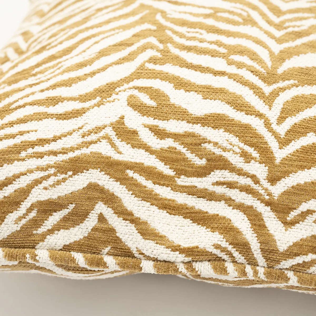 Pyntepute Tigra Mustard 45x45 cm