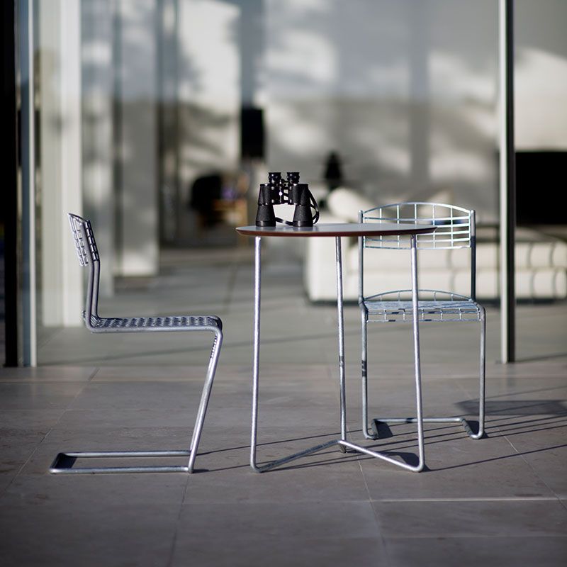 Bord High Tech 60 hvit laminat / varmforsinket stativ Grythyttan Stålmöbler