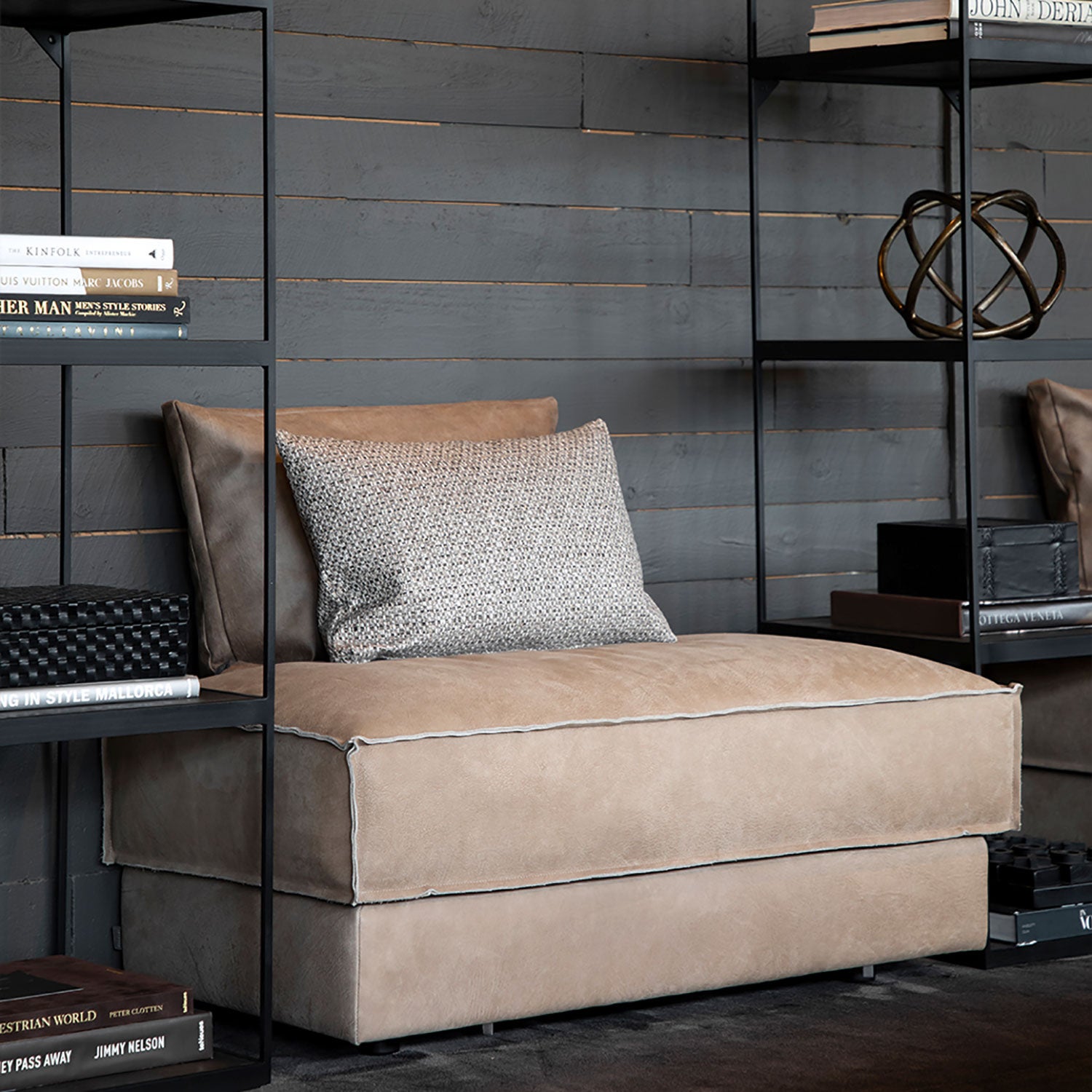 Montana puff 112 X 60 cm Nubuck Taupe Artwood