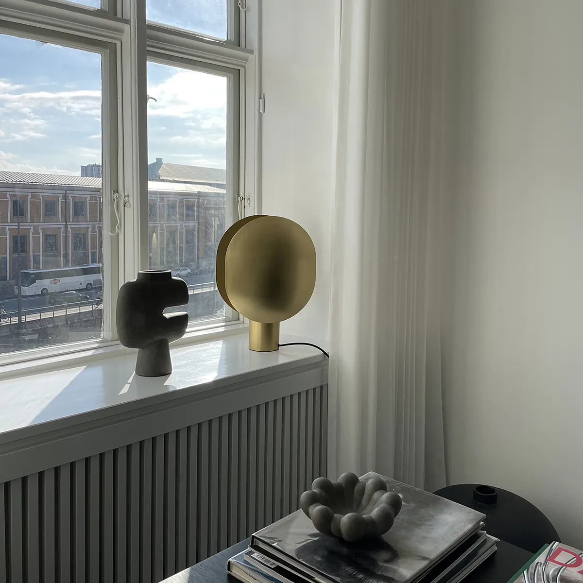 Håndlaget Dekorasjonsskål Bloom Dark Grey Ø 15,5 cm