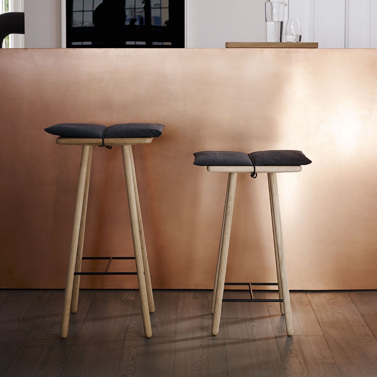 Georg Barstol Lav Svart Eik