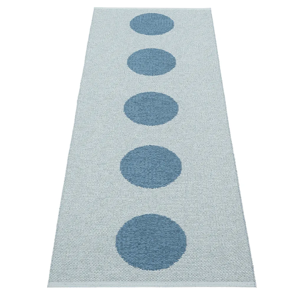 Vera Pop teppe River Blue/Blue Fog 70 x 200cm