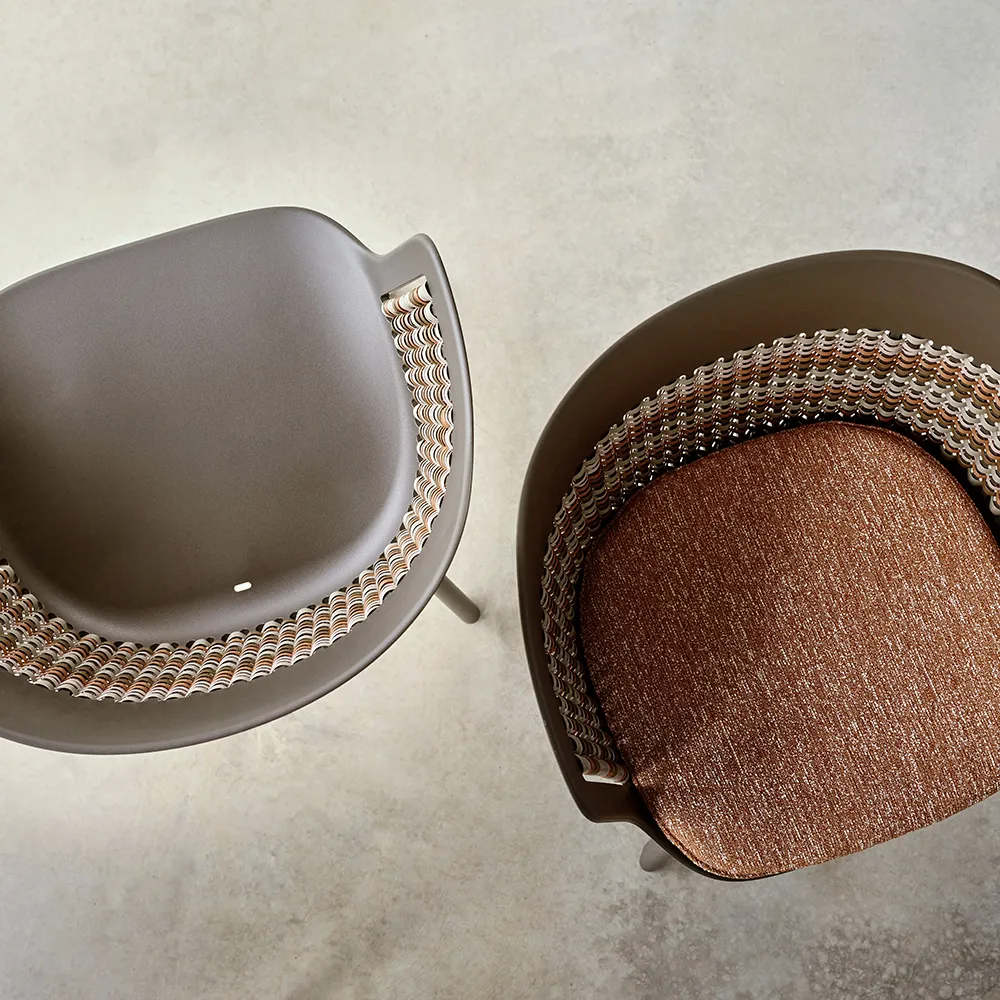 MYMI lenestol w/ aluminum ben DE1 black pepper 0317 black pepper 0317