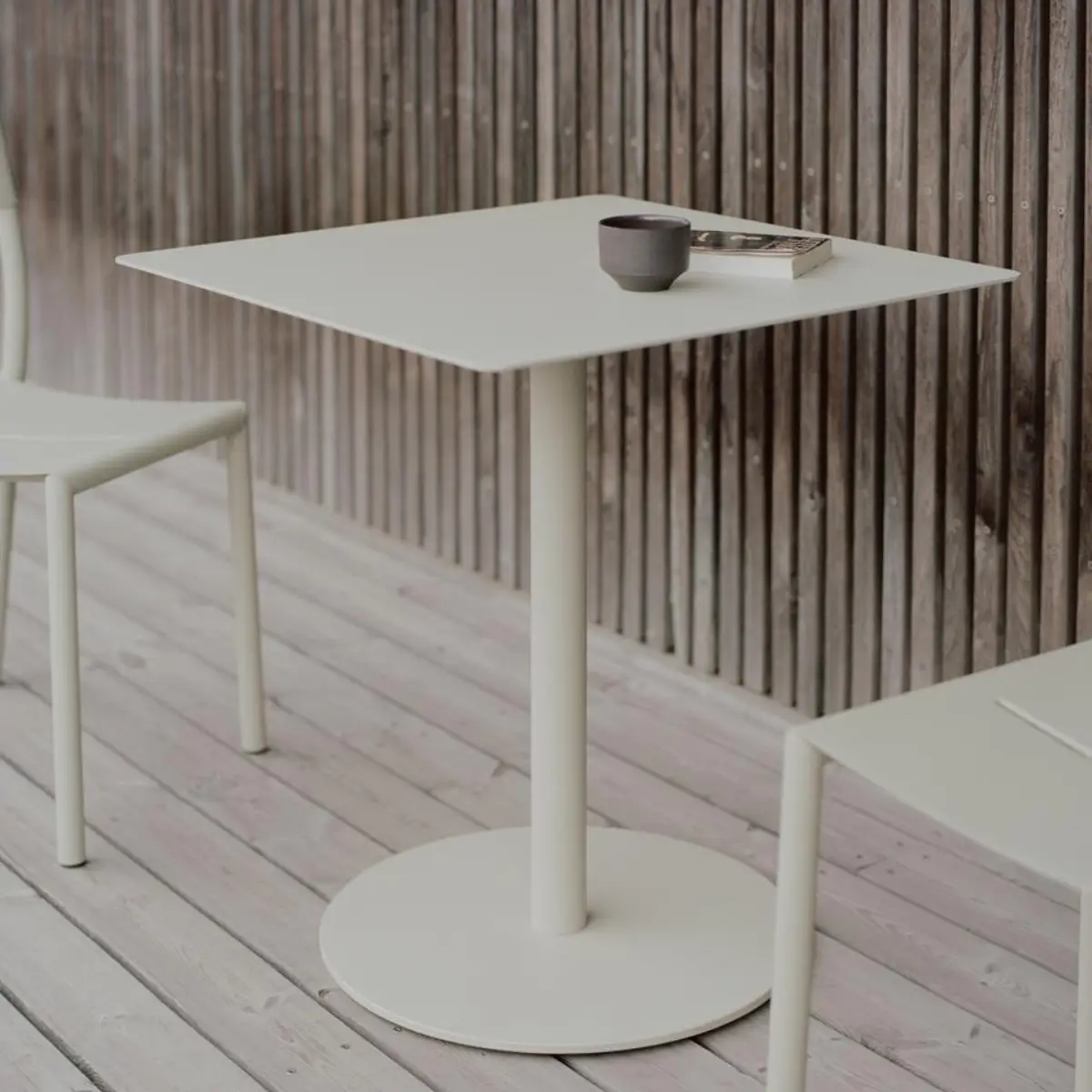 May Bistrobord 70 x 70 Lysegrå