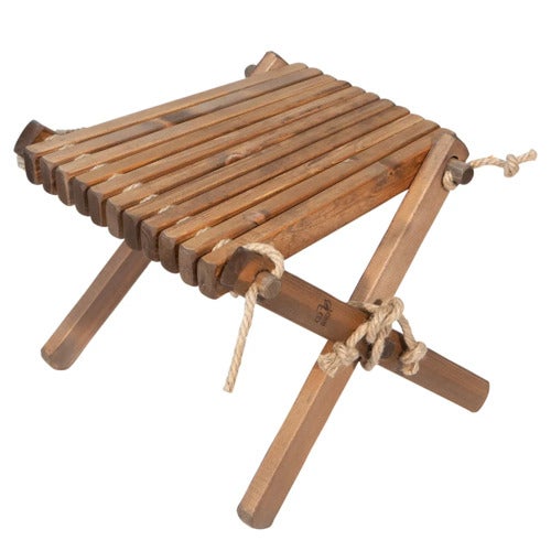 Lilli fotskammel i brunoljet furu