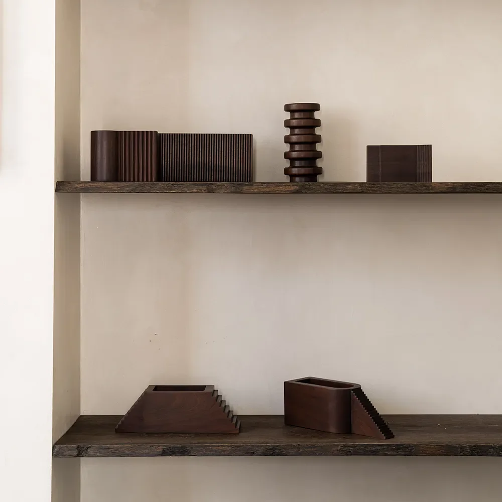  Babylon skulptur lakkert mahogni