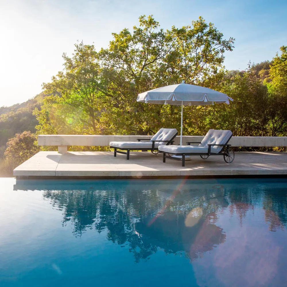 Solseng med armlener aluminium sort 