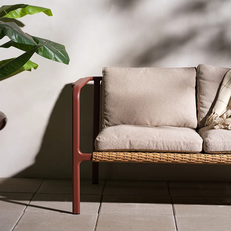 Motty 2-seter sofa     Zin Red / Teddy Beige