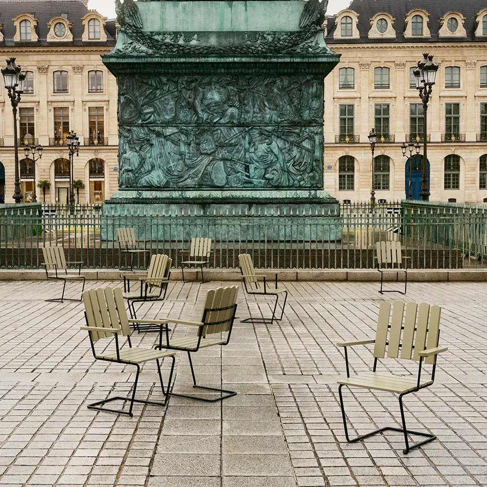 A2 Lenestol Grønnlakkert eik / svart ramme