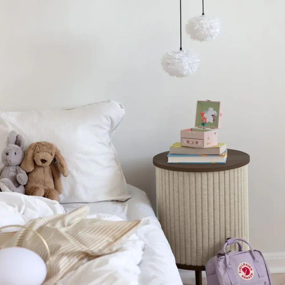 Audacious sidebord mørk eik/White Sands