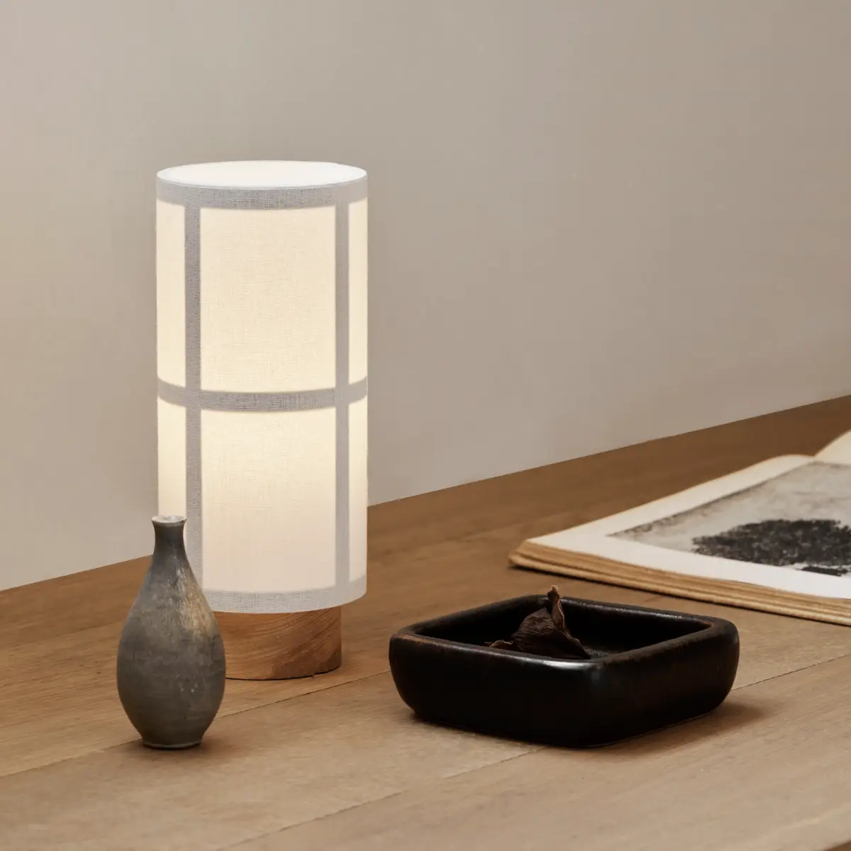 Hashira Bærbar lampe Linne Raw