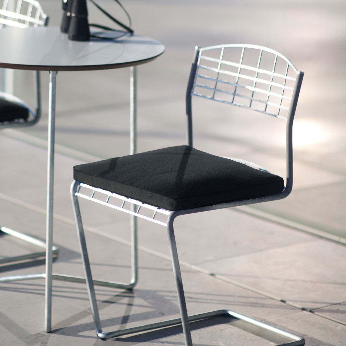 Hight Tech cafégruppe svart Grythyttan Stålmöbler