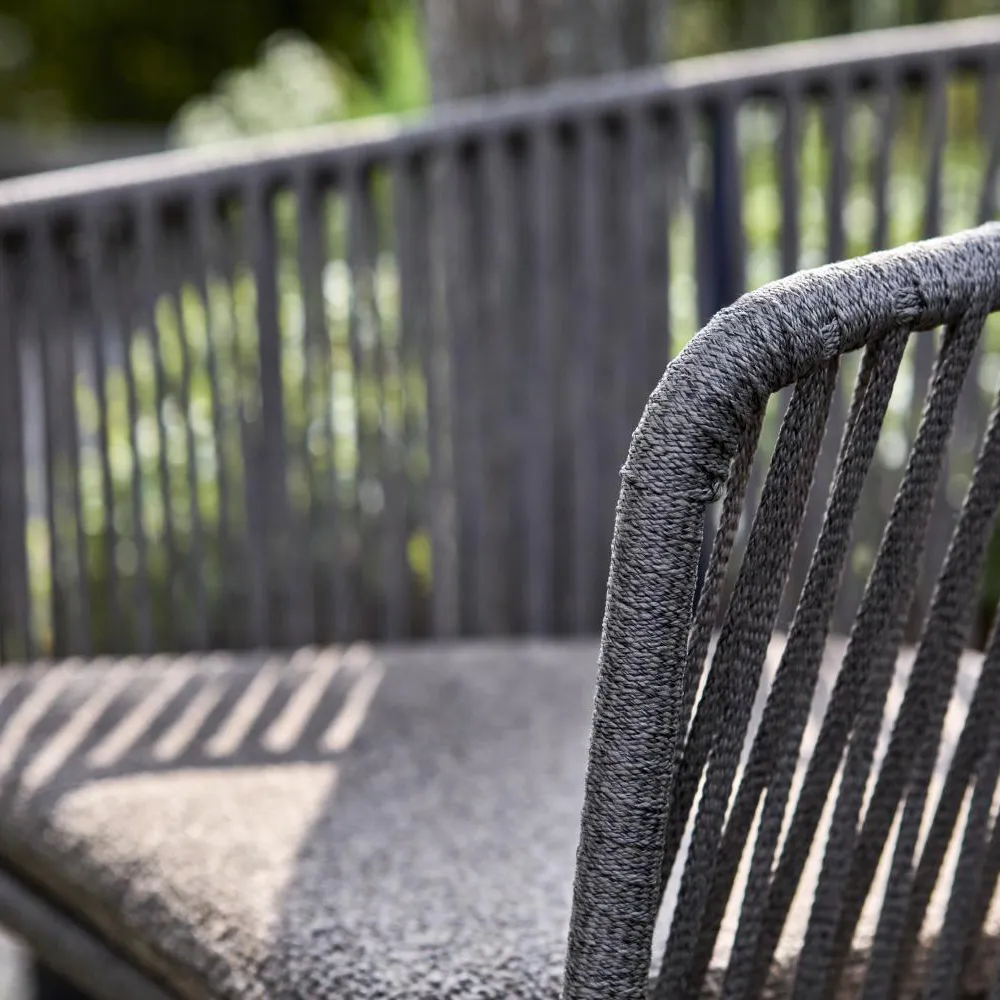 PIATTO Stol med armlener - Raw Peanut / Black