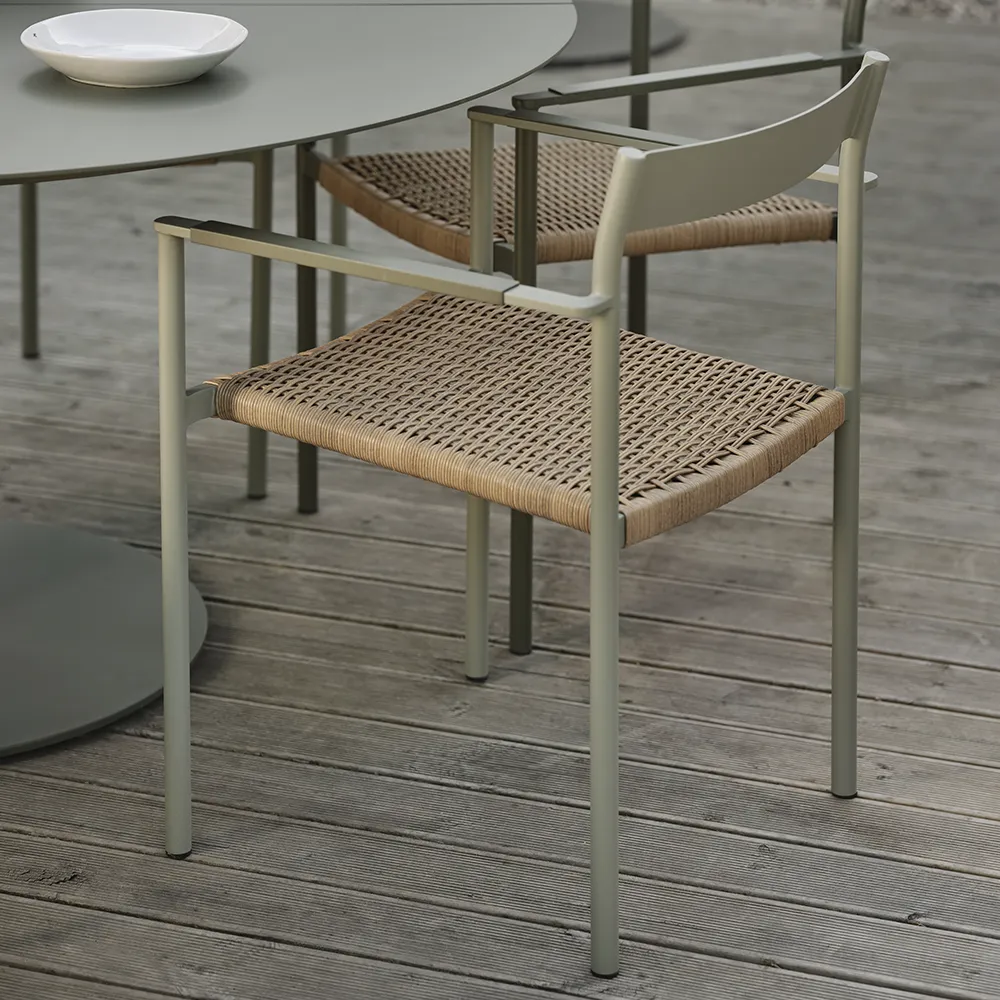 DK Stol med armlene nordic green