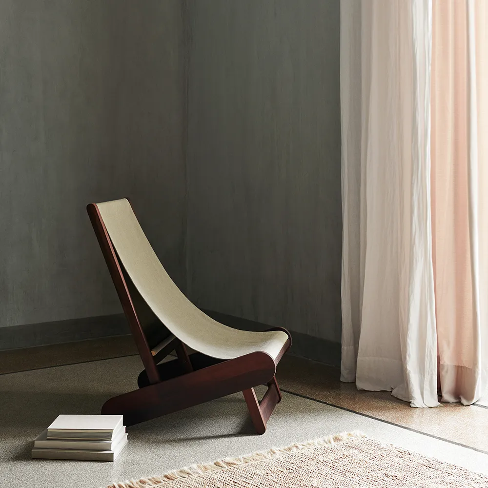 Hemi Lounge stol- Dark Stained/Natural