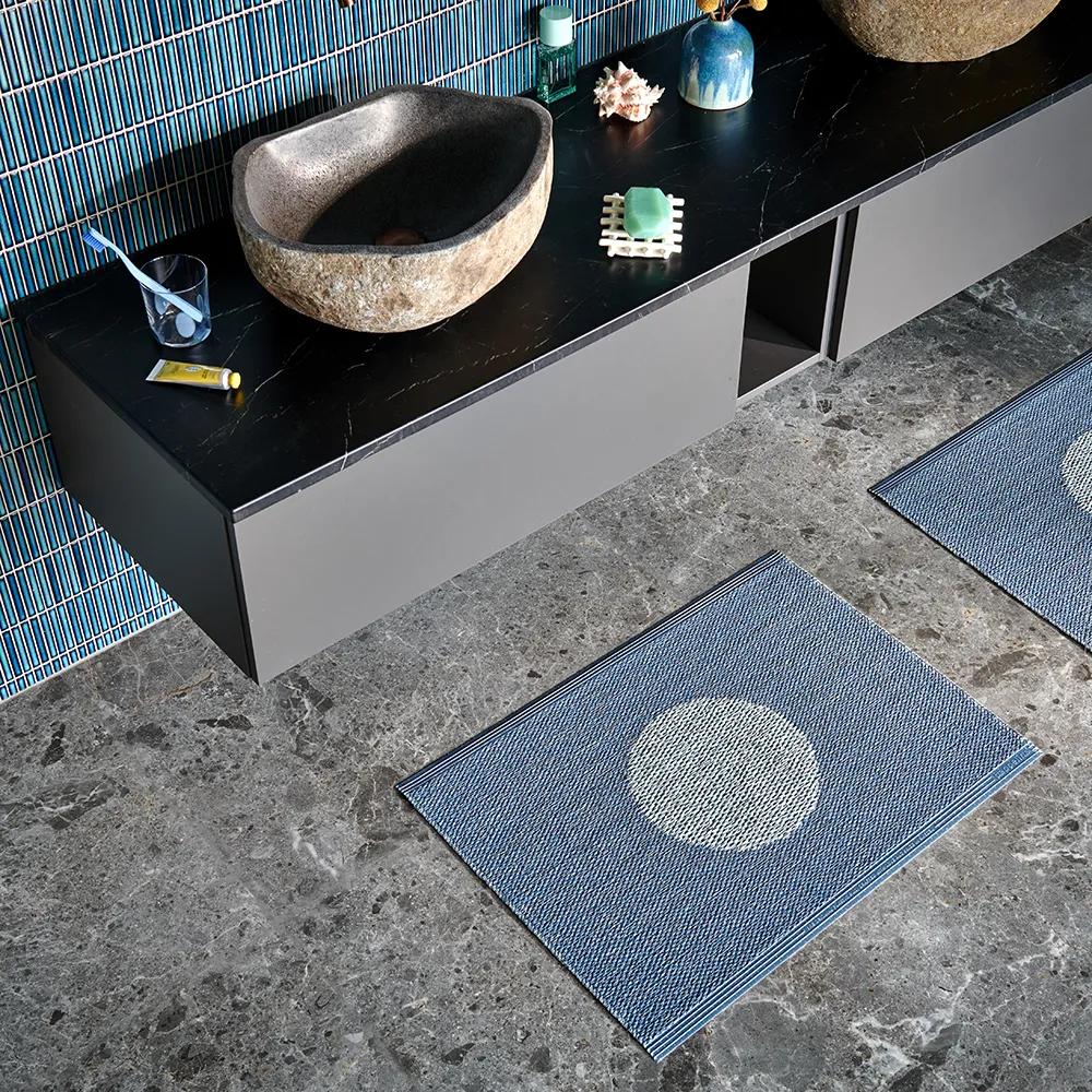 Vera Pop teppe River Blue/Blue Fog 70 x 50cm