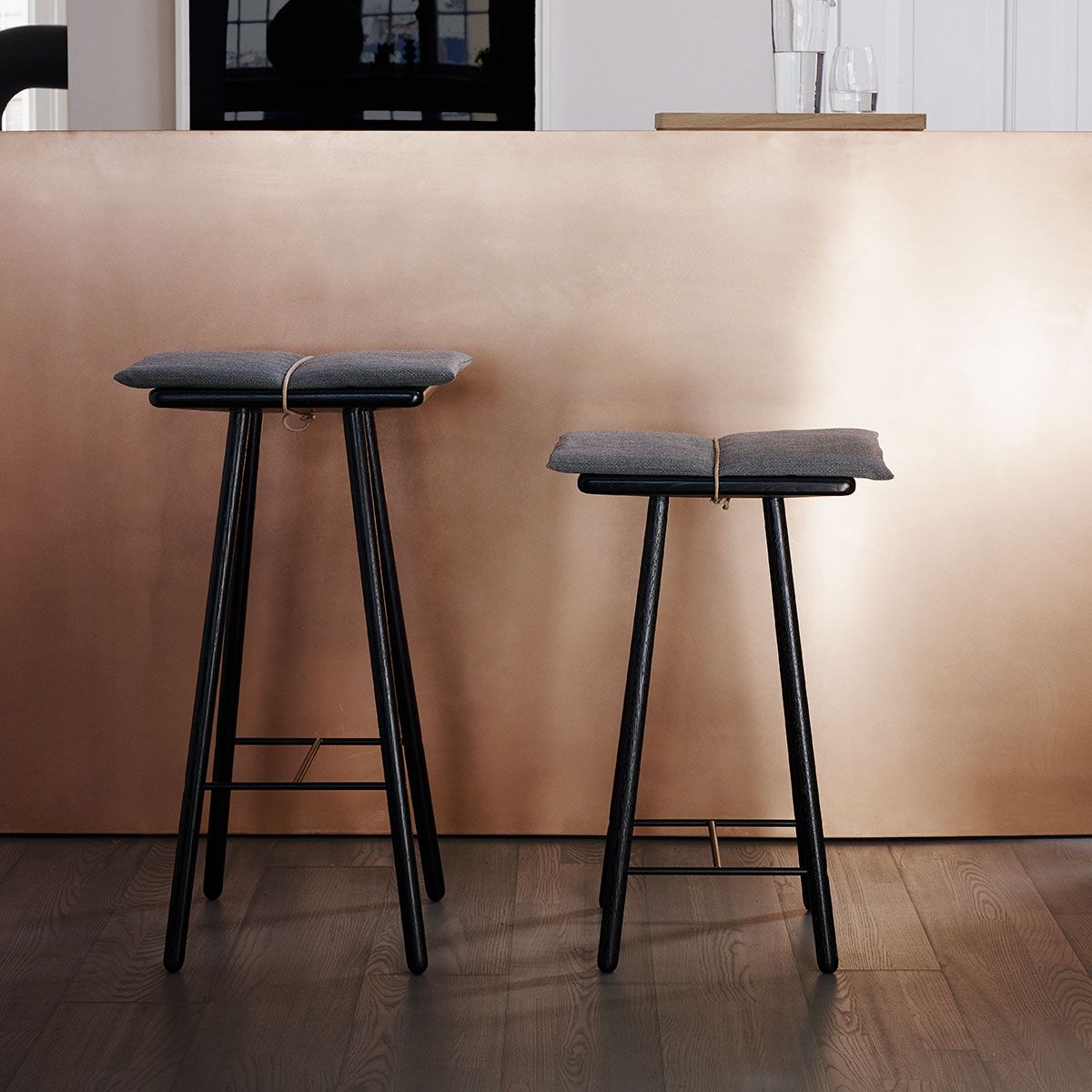 Georg Barstol Lav Svart Eik