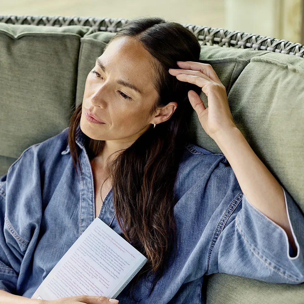 Mbrace wingchair teak AY5 teak 0205 alloro 0120