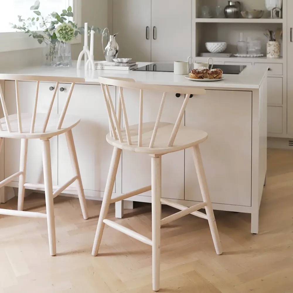 Carmen barstol hvitpigmenterad