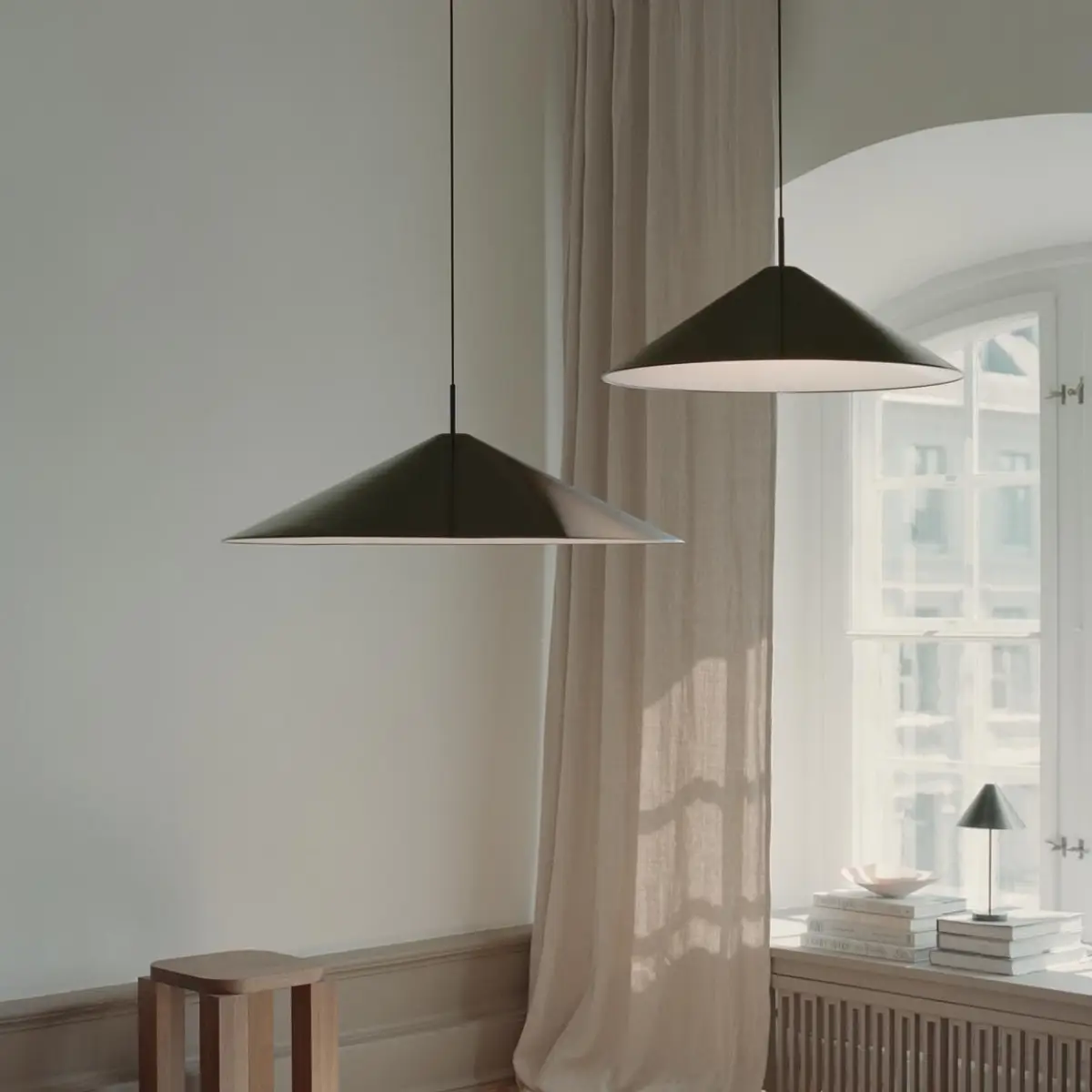 Brolly Pendellampe Ø70 Svart Anodisert Aluminium