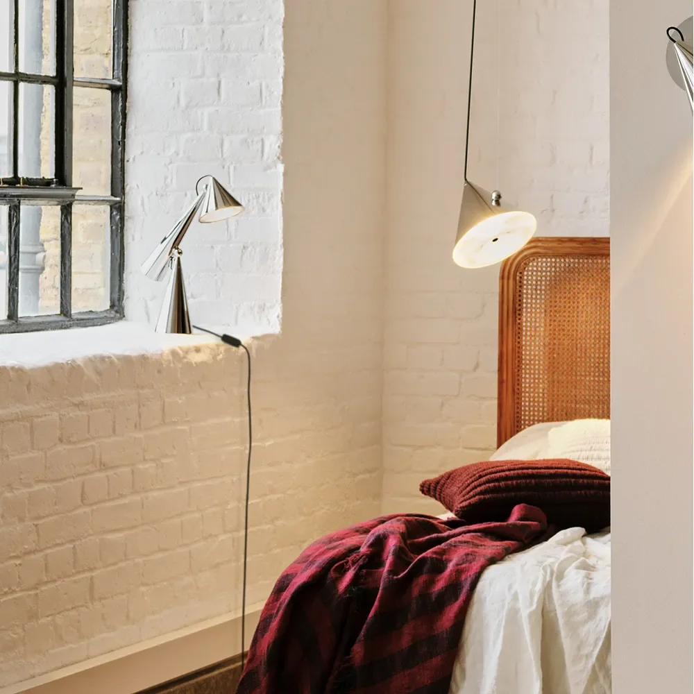 Pose Bordlampe LED Silver