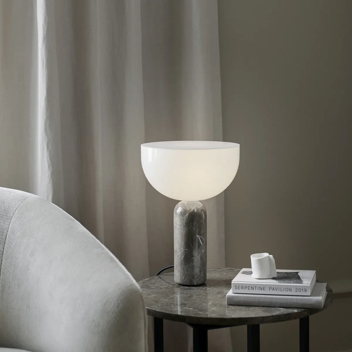 Kizu Bordlampe Small Sort Marble EU
