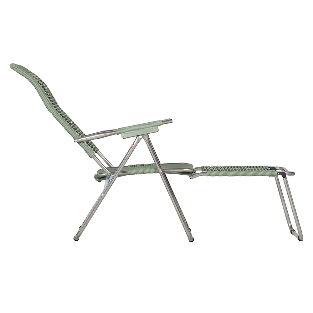 Spaghetti solstol i sage green aluminium