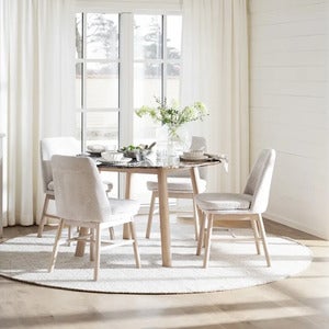 Taransay spisebord Ø125 cm brun marmor/hvit pigmentert eik