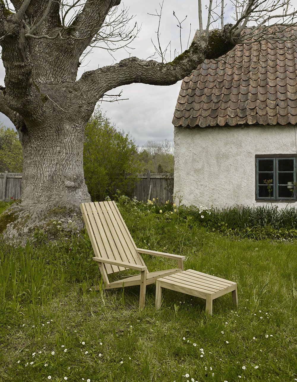 Between Lines Dekkestol i teak