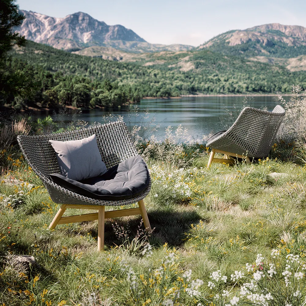 Mbrace wingchair teak AY5 teak 0205 pepper 0115