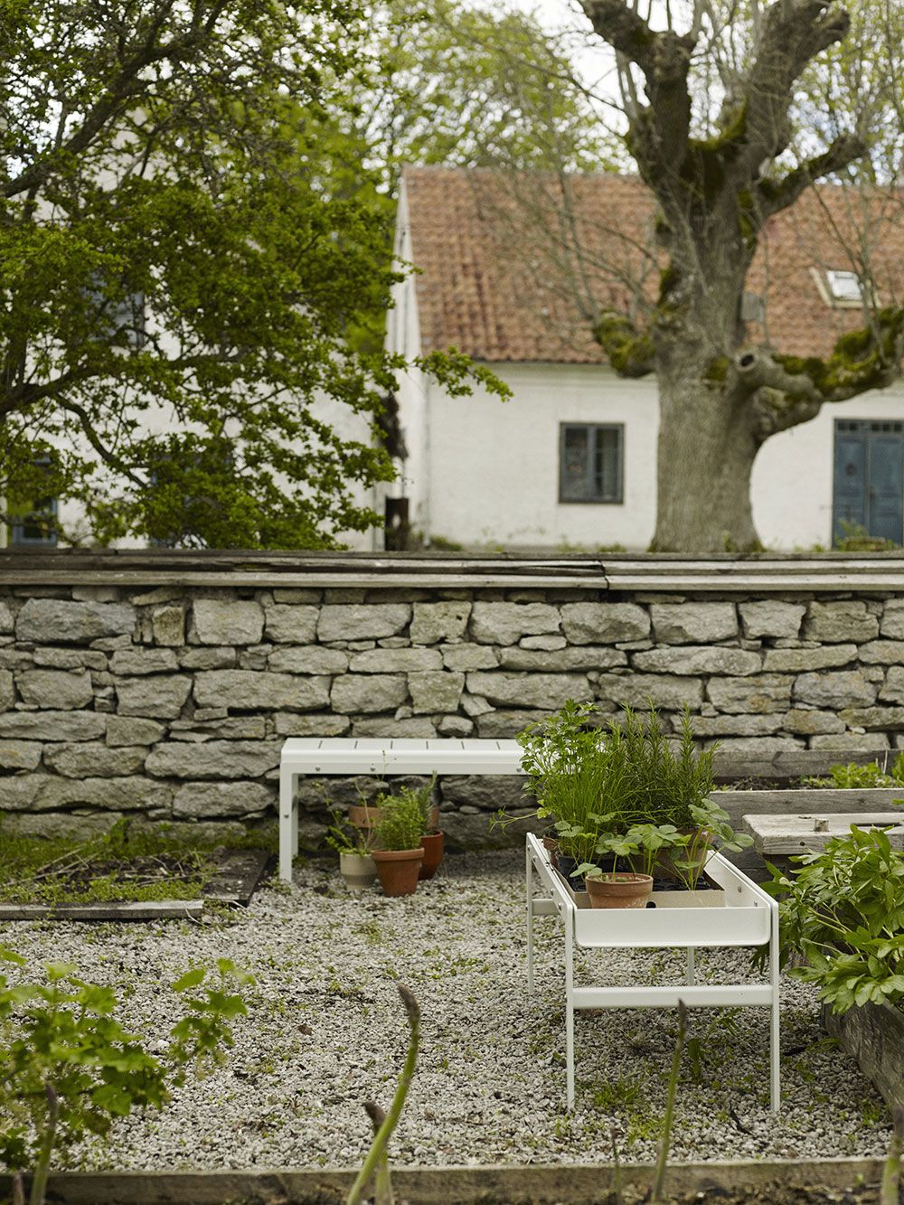 Between Lines Dekkestol i teak