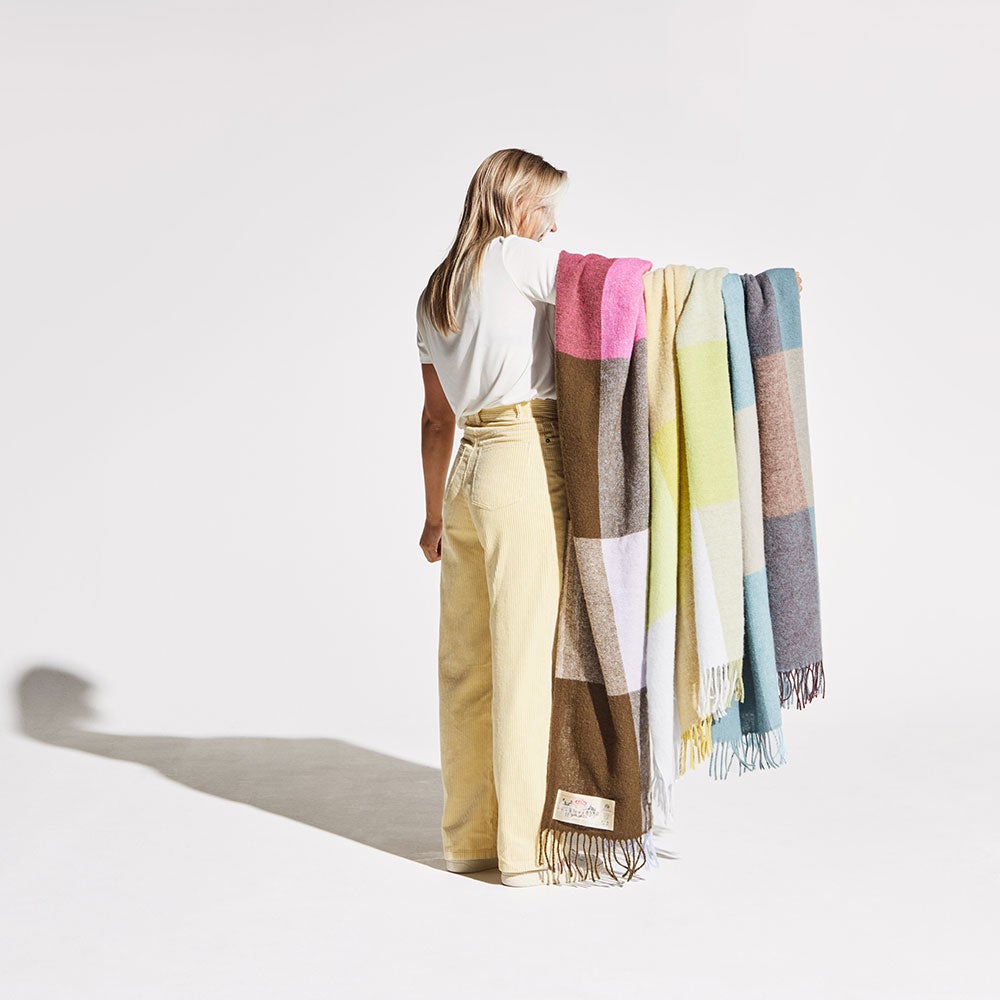 Colour blend blanket rhubarb