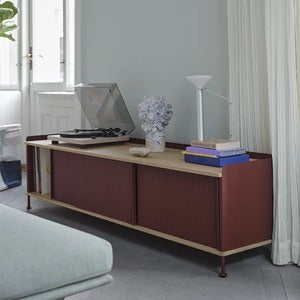 Enfold skjenk 186 x 45 cm  - oiled oak Deep Red