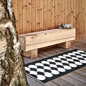 Poppy Black / Vanilla teppe 70 x 150 cm