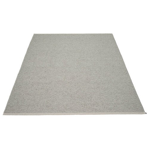 Svea matte 230x320 cm warm grey / granit metallic 