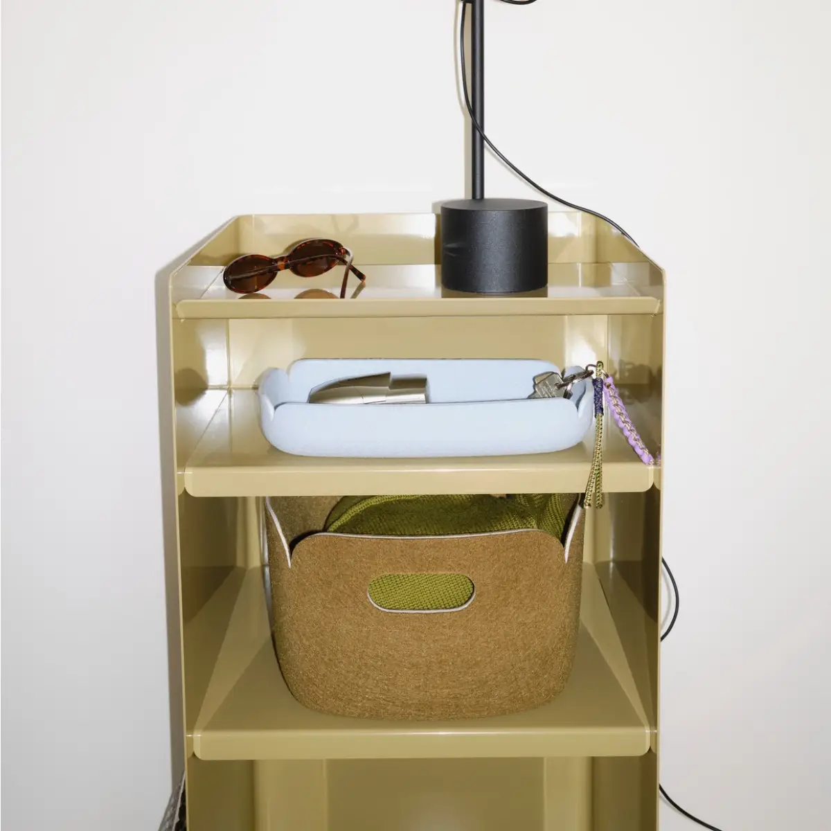 Folded Trolley høyde 61,5 cm (utslått) – mørk beige-grønn