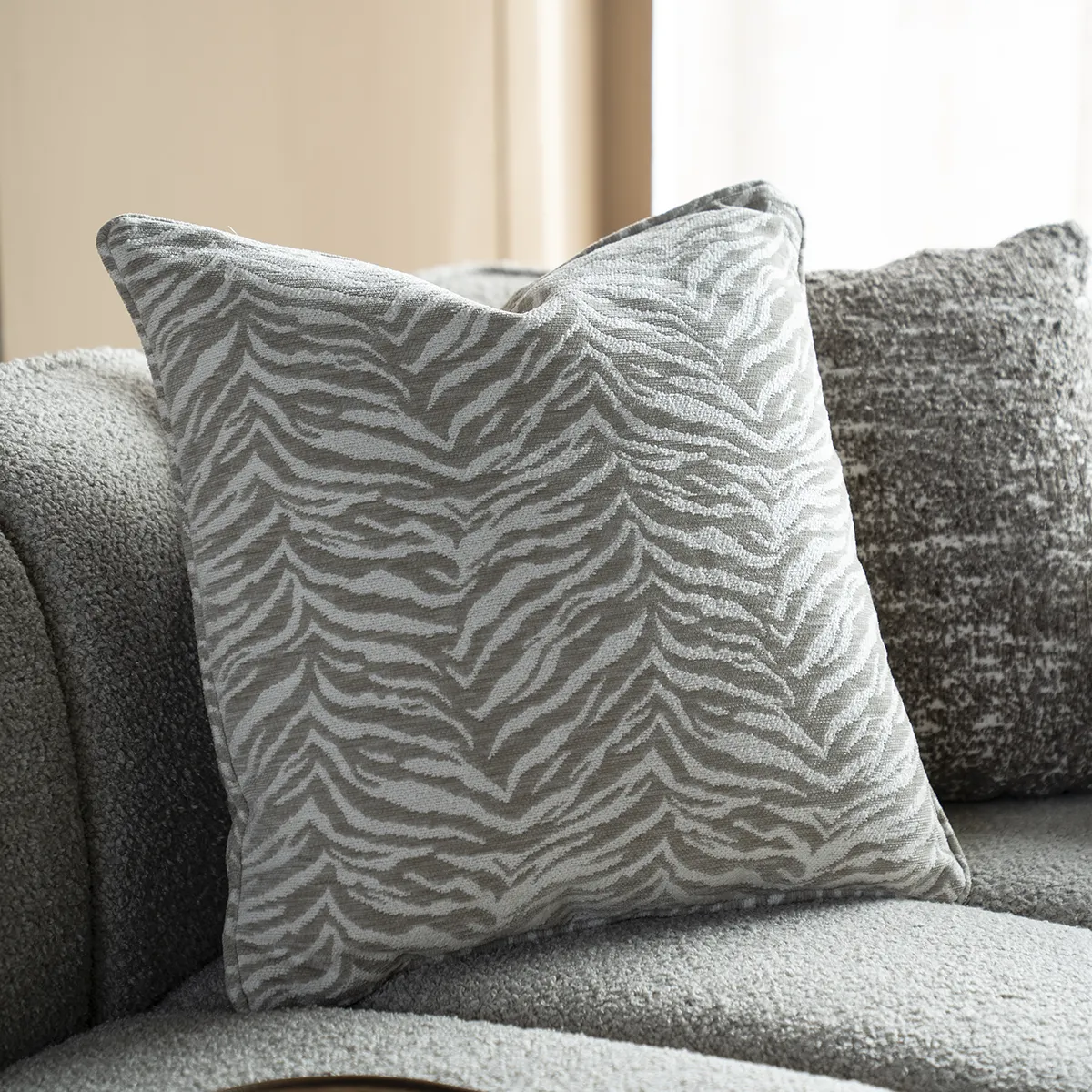 Pyntepute Tigra Beige 45x45 cm