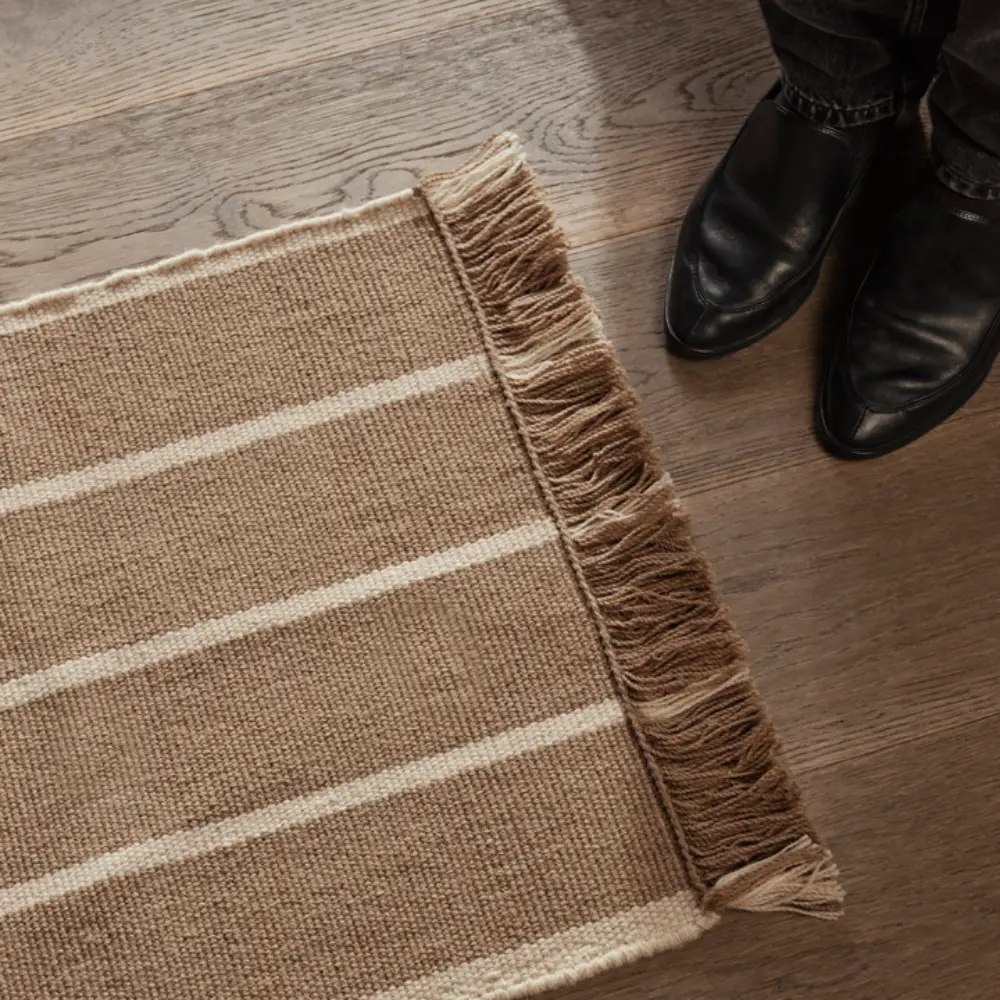 Calm Kelim Teppe 140x200 cm- Dark Sand/Off-white