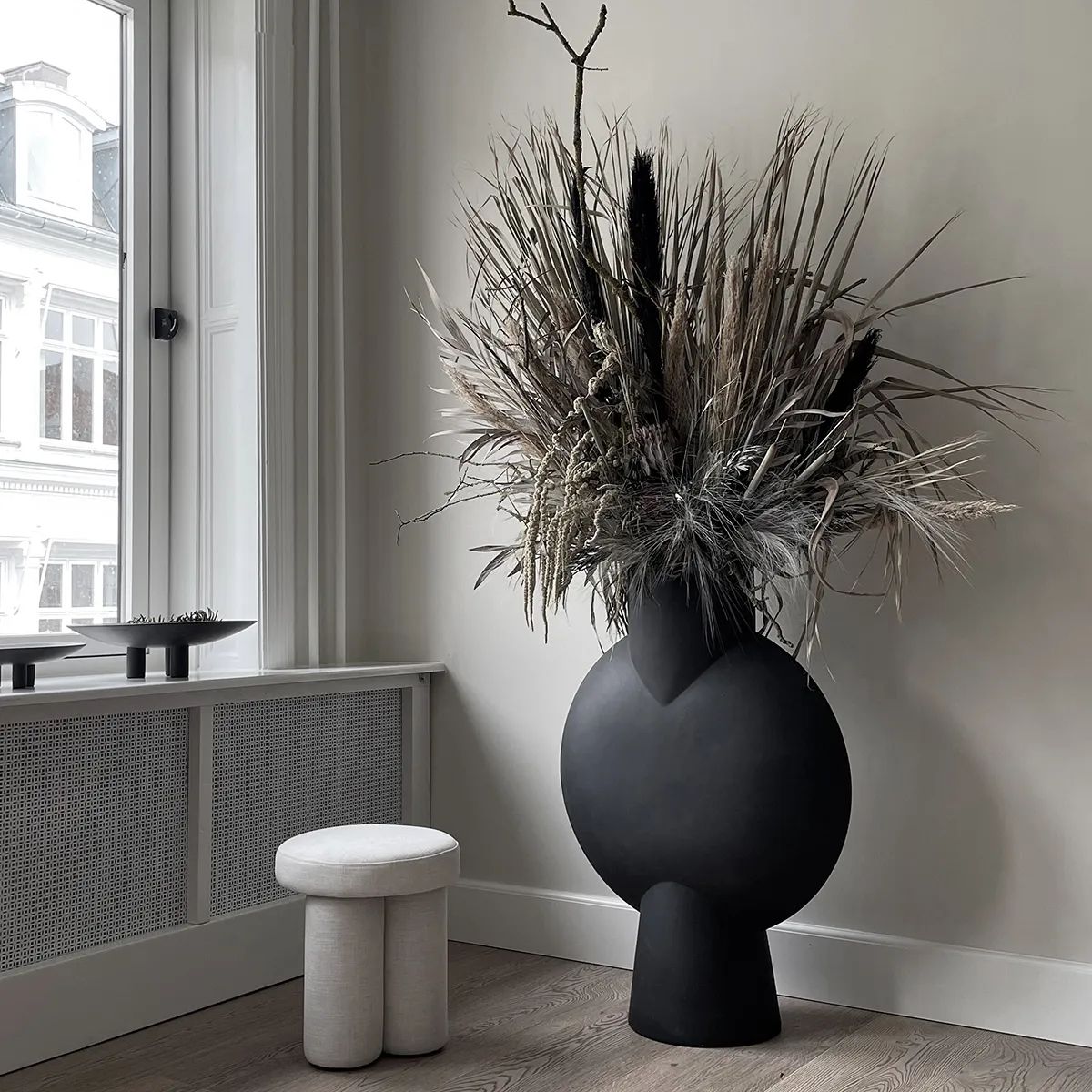 Håndmalt vase Sphere Bubl Giant Coffee H100 cm