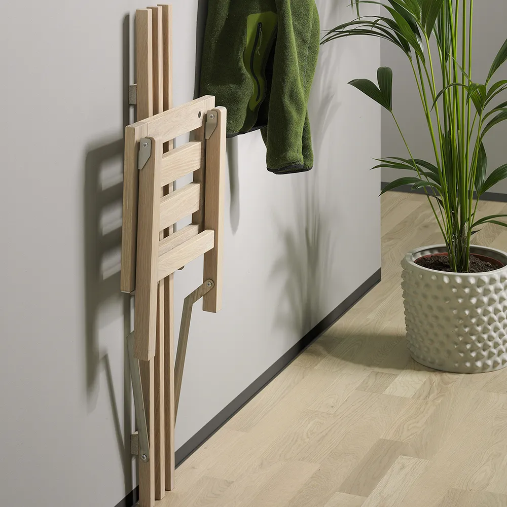 Nadja Veggstol Hvitlakkert bjørk