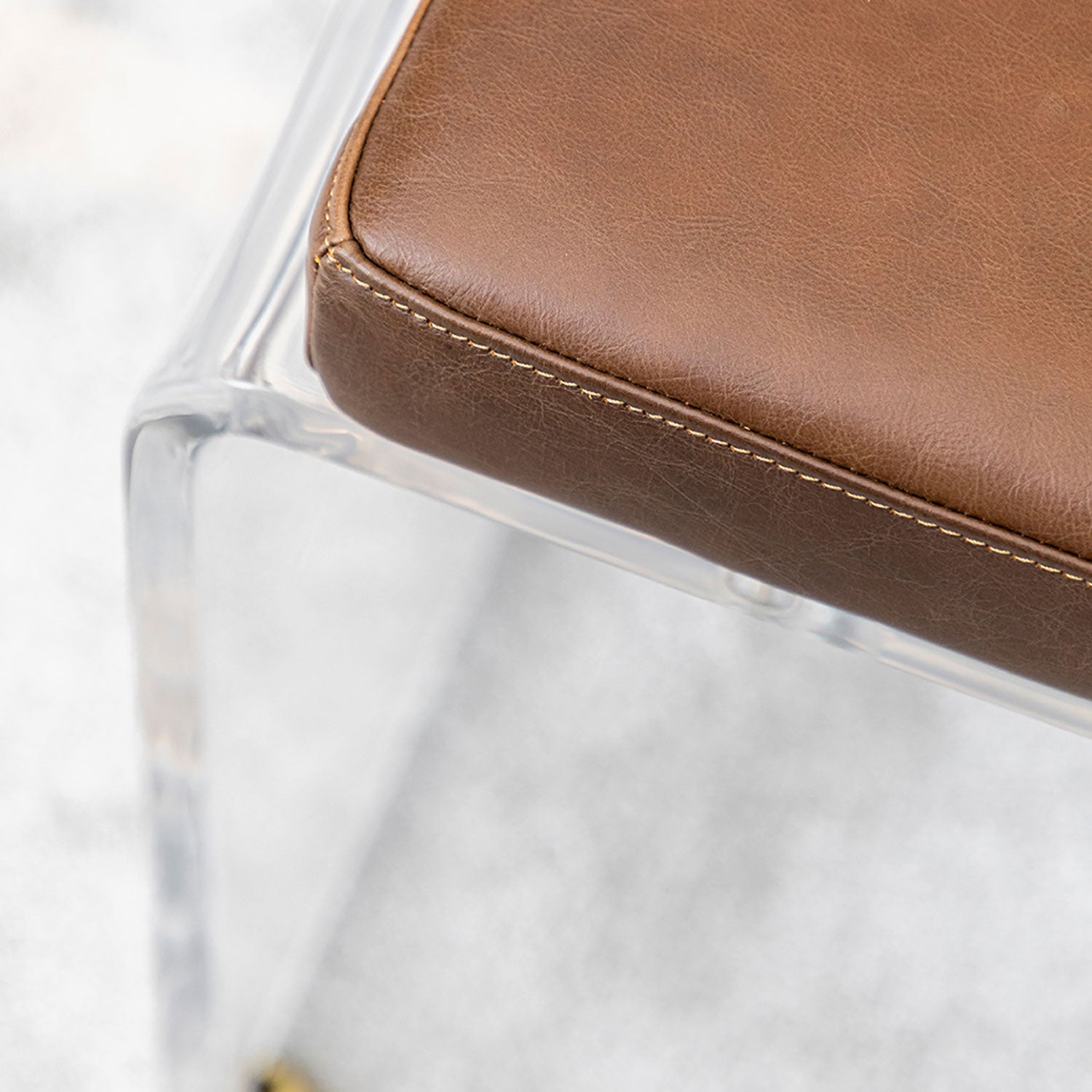 Robby puff pleksiglass/Chocolate Brown Artwood