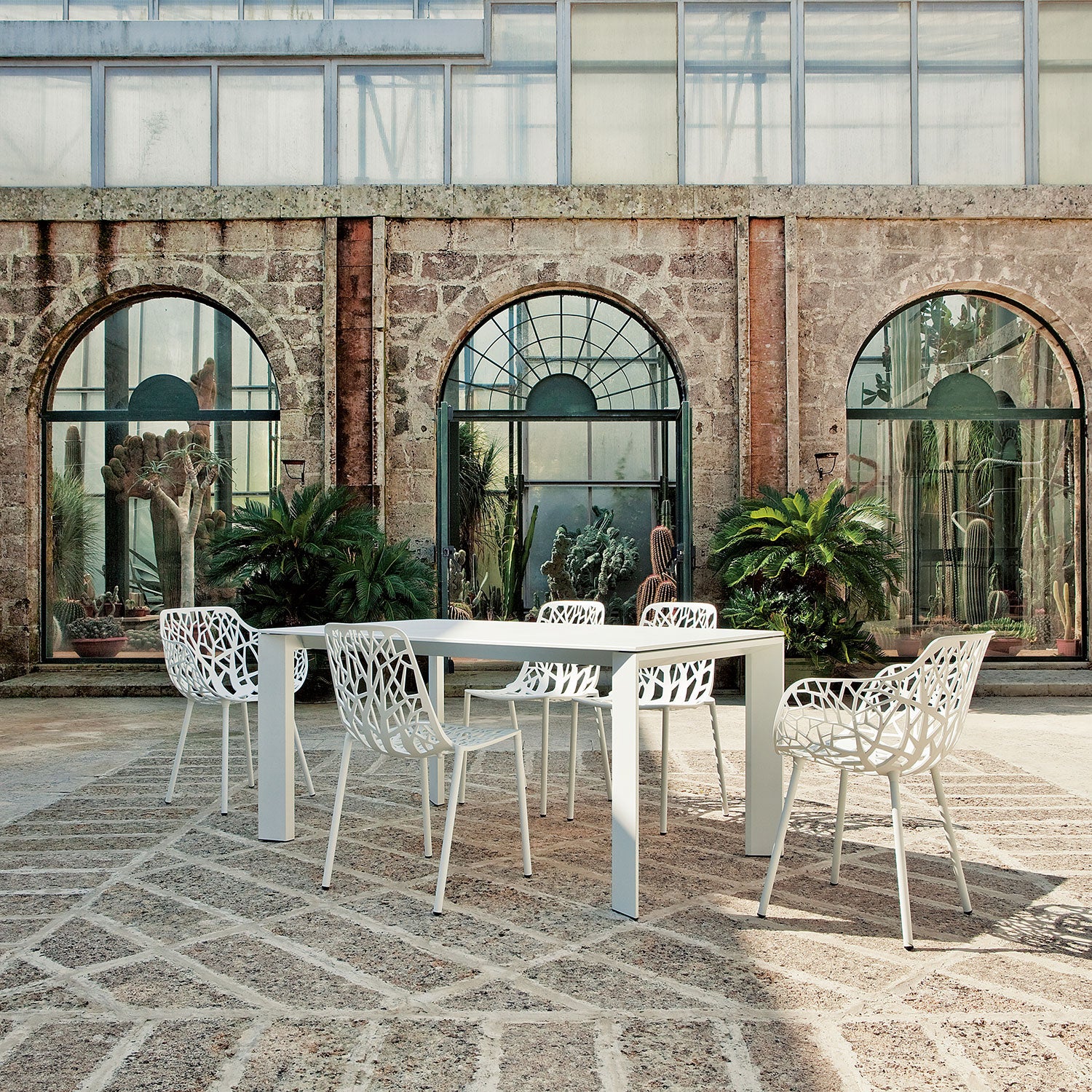 Forest Armlenestol Iron Grey