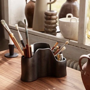 Yama Pencil Holder - Blackened Aluminium