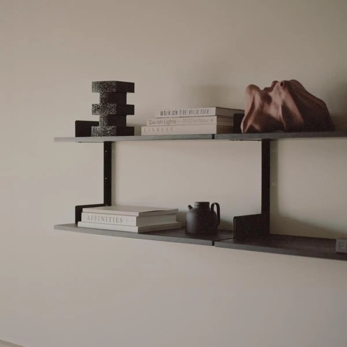 New Works Kammerhylle Sort Ask/Sort
